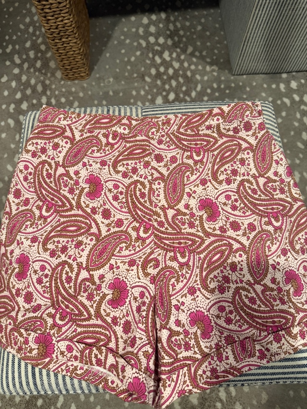 Julia Amory - Size M Pink Paisley Shorts